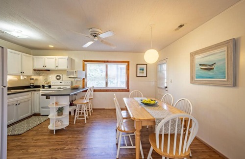 Avon Cabaña | Charming beach cottage, 2 min. walk to the ocean! Pet friendly.