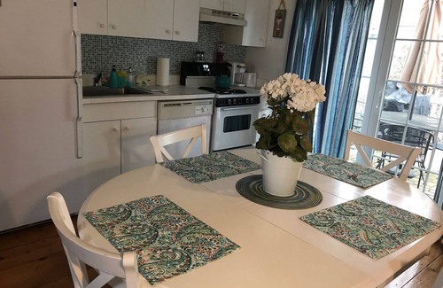 Mashpee Cabaña | Cottage con Encanto en la Playa, Pasos a la Playa, tres días min. Vistas al Océano, Precio Reducido
