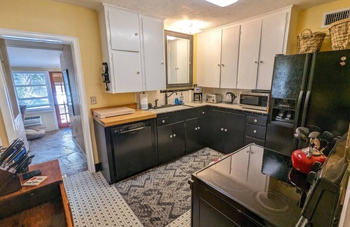 Sarasota Casa | Charming Beach Cottage on Lido Beach....walk to the beach and St Armand's Circle