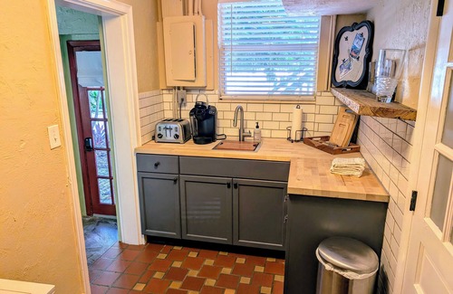 Sarasota Casa | Charming Beach Cottage on Lido Beach....walk to the beach and St Armand's Circle