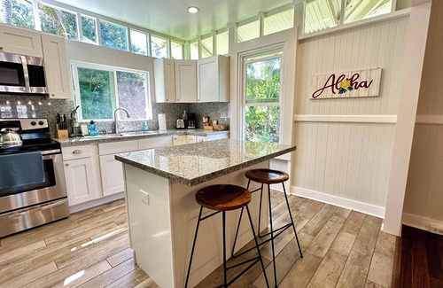 Hilo Casa | Charming Beach House @ Richardson Beach Park, Hilo’s Premier Beach
