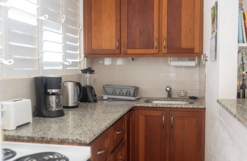 Inch Marlowe Apartamento | Charming Beachfront apartment with WiFi in Christ Church