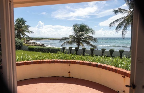 Inch Marlowe Apartamento | Charming Beachfront apartment with WiFi in Christ Church