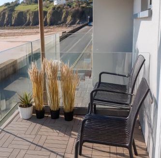 Tramore Apartamento | Charming Beachfront Apartments, Best Sea Views in Tramore