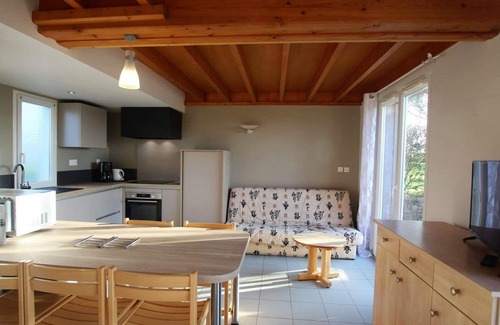 Biville Cabaña | Casa acogedora cerca de la playa con terraza, jardín y parking