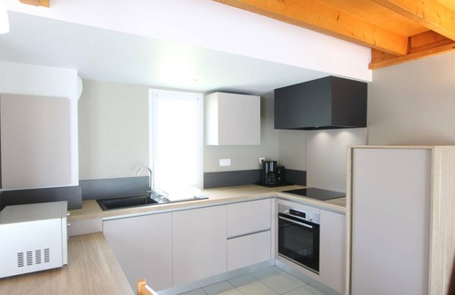 Biville Cabaña | Casa acogedora cerca de la playa con terraza, jardín y parking