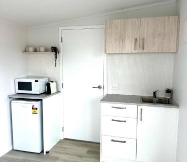 Papamoa Beach Apartamento | Charming beachside retreat