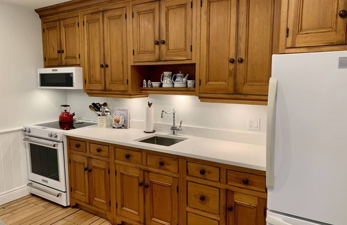 Grey Highlands Otro | Charming Beaver Valley Farmhouse - Recently renovated family getaway
