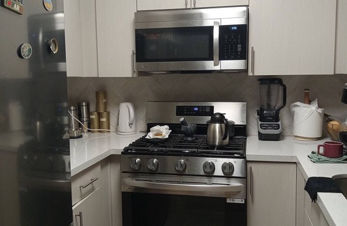 Simi Valley Cama Y Desayuno | Charming bed & breakfast in delightful Simi Valley with WiFi, fitness room.