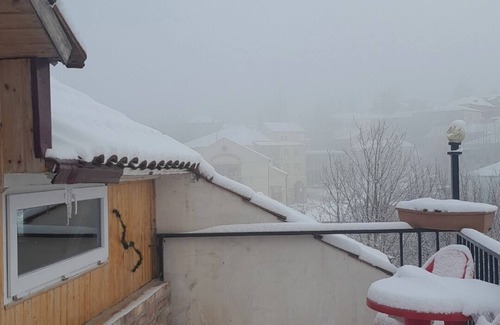 Mirzaani Cama Y Desayuno | Charming bed & breakfast with WiFi, AC in lovely Sighnaghim