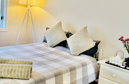 St. Albans Apartamento | Charming bedroom in Saint Albans with WiFi Shared bathroom