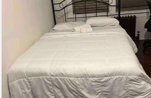 Roselle Casa | Charming Bedroom in NJ near Med #5