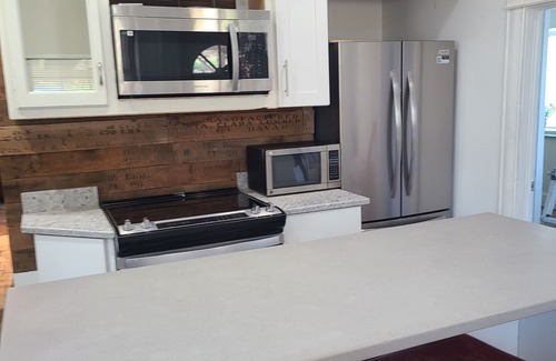 Kansas City Casa | Charming bedroom in a vintage house with AC, WiFi in fantastic Kansas City