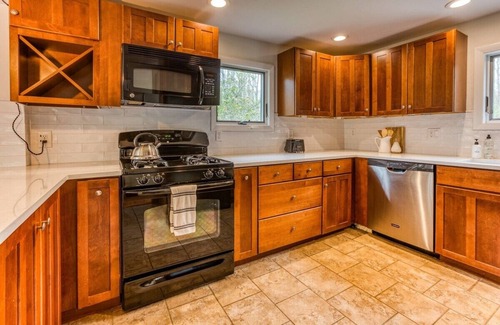 Ashley Falls Casa | Charming Berkshires Cottage by Evergreen Home