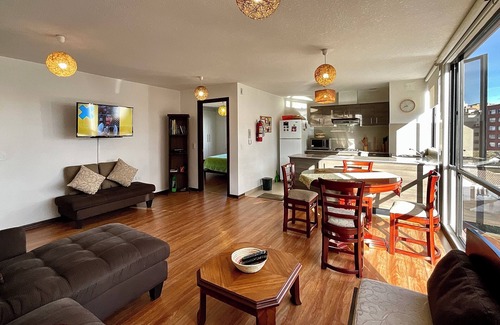 La Paz Apartamento | Charming Bohemian Suite with Mountain Views in Quito’s Artistic Heart