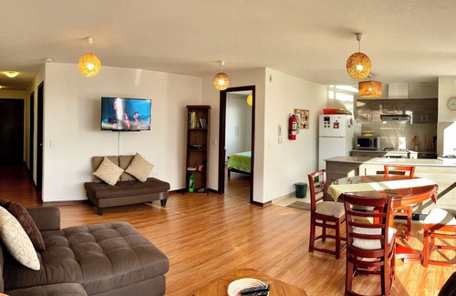 La Paz Apartamento | Charming Bohemian Suite with Mountain Views in Quito’s Artistic Heart