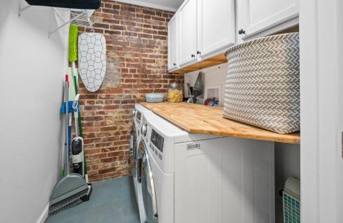 Central City Apartamento | Charming Boho Loft on Historic Morris Ave