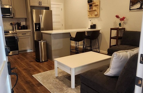 Barker Casa | Charming, BRAND NEW, complete guest house 2/1 w, Full kitchen, laundry, & living