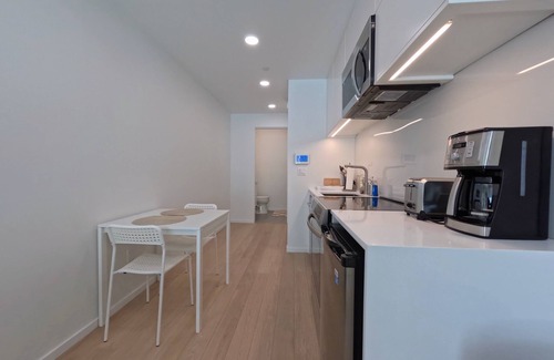 Land Park Apartamento | Charming brand new studio close to downtown with WiFi, AC.