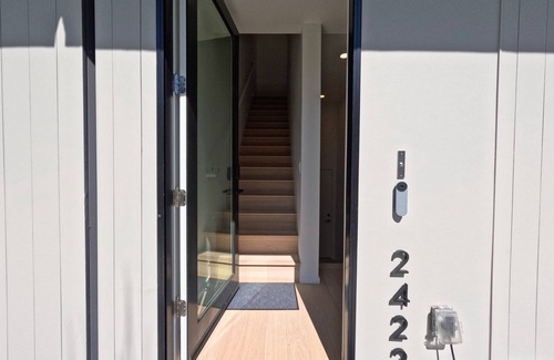 Land Park Apartamento | Charming brand new studio close to downtown with WiFi, AC.