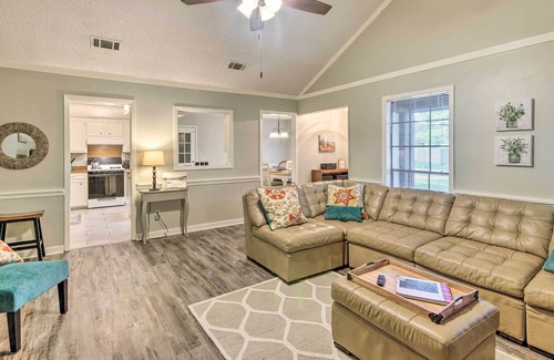 Flowood Casa | Charming Brandon Home w/ Deck, Charcoal Grill