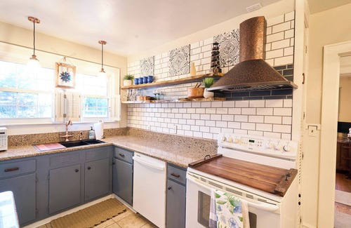 Edenton Casa | Charming brick home in a historic 18th century waterfront town.