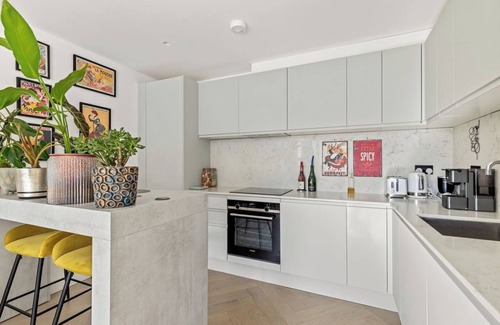 Wimbledon Park Apartamento | Charming bright Wimbledon Park flat|Free Parking|Large South Facing Terrace