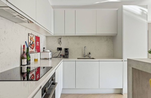 Wimbledon Park Apartamento | Charming bright Wimbledon Park flat|Free Parking|Large South Facing Terrace