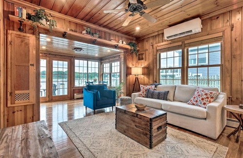 Bristol Casa | Charming Bristol Cottage with Private Beach!