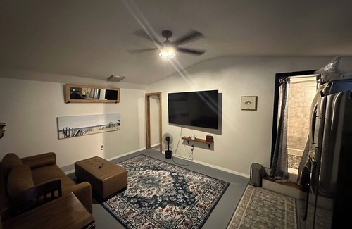 Elmo Casa | Charming building with 1 bedroom and AC, WiFi in superb Kaufman