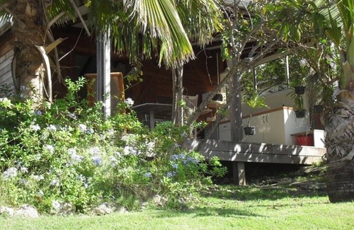 Sainte-Anne Casa | Charming bungalow, 200m from the beach, quiet, surrounded by greenery