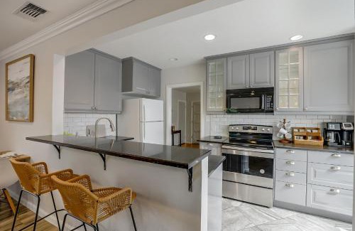 Southeastern Sacramento Casa | Charming Bungalow in Quiet Tahoe Park Neighborhood