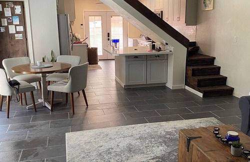 Modesto Casa | Charming Bungalow on Magnolia Avenue