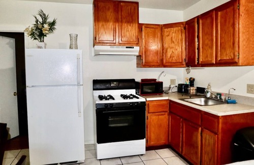 Loma Linda Casa | Charming bungalow with AC and WiFi in soothing Loma Linda