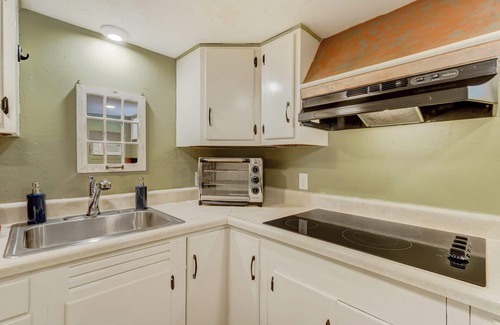 Cascade Casa | Charming Creekside 2BR/2BA/Kitchen @ Pikes Peak