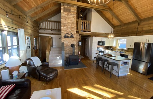 Mount Jackson Casa | Charming cabin at Bryce Resort. Includes ski passes for 6.