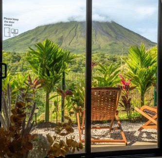 Arenal Hot Springs Casa | Charming Cabin In La Fortuna Whot Tub Brand New!