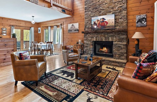 Boone Cabina | Charming Cabin in Quaint Community
