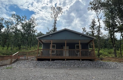 Scottsboro Cabina | Charming Cabin in Scottsboro AL