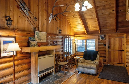Cooke City-Silver Gate Cabina | Charming cabin in the heart of Downtown Cooke City Montana