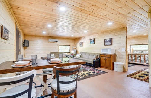 Eagle Rock Apartamento | Charming Cabin Near Roaring River State Park!
