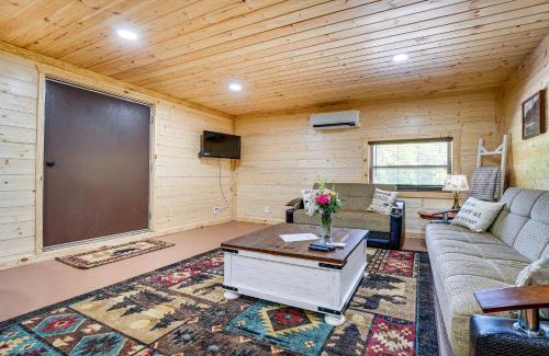 Eagle Rock Apartamento | Charming Cabin Near Roaring River State Park!