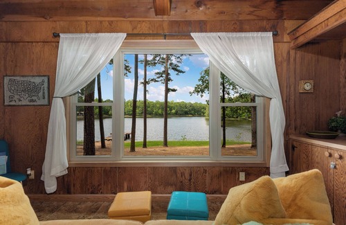 Perryville Cabina | Cómoda y acogedora escapada junto al lago