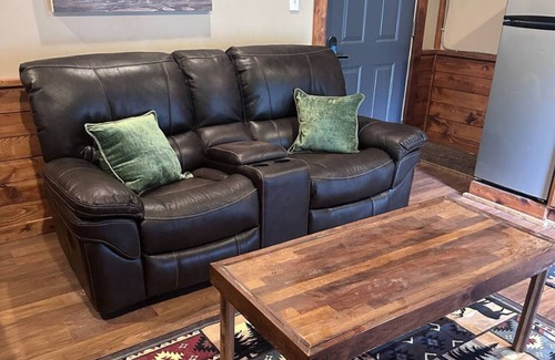 Mason City Cabina | Charming Cabin On The River