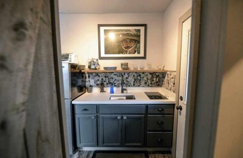 Wimberley Casa | Charming Cabin Rental with a Private Hot Tub near Canyon Lake, Texas