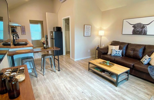 Llano Cabina | Charming Cabin in the Heart of the TX Hill Country