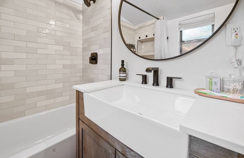 Peter Pan Cabina | Charming Cabin w/Spa. Private Yard. RV/Boat Parking. Near Slopes & Snow Play