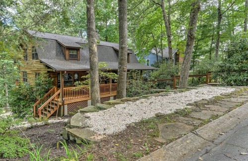 Royal Pines Cabina | Charming Cabin with Fire Pit