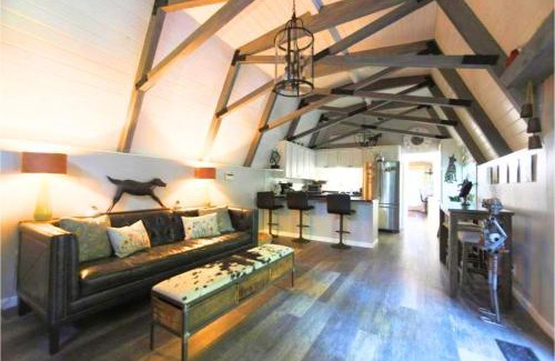 Placerville Casa | Charming cabin with private creek