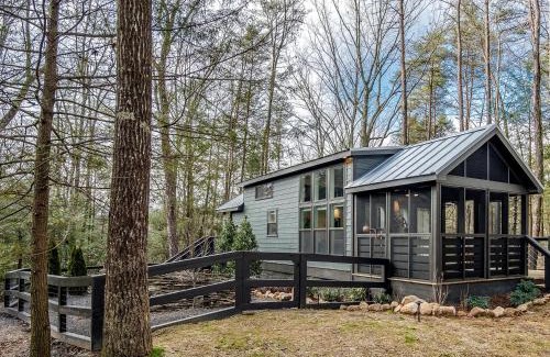 Monteagle Casa | Charming Cabin with Stunning Sights in Monteagle, Tennessee